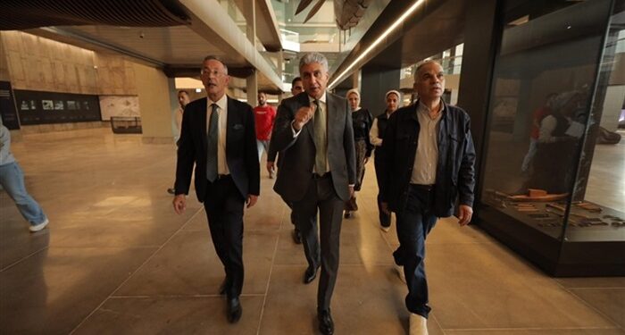 استعدادات مكثفة تسير على قدم وساق داخل المتحف تمهيداً للافتتاح المرتقب