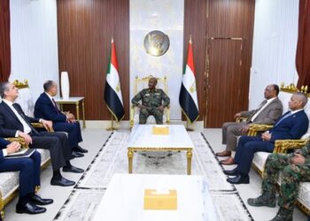 وزير الخارجية يؤكد للفريق البرهان رفض الإجراءات الأحادية في نهر النيل