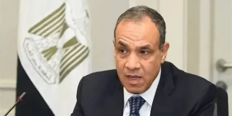 وزير الخارجية يتوجه إلى باريس