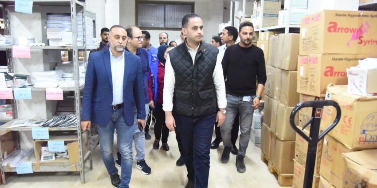 نائب وزير الصحة يتفقد مخازن الأدوية والمستلزمات الطبية بشمال سيناء لضمان كفاءة سلسلة الإمداد الطبي