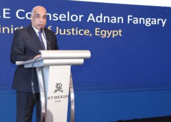 وزير العدل يعتمد حركة ترقيات كُبرى لموظفي المحاكم والشهر العقاري والخبراء والطب الشرعي