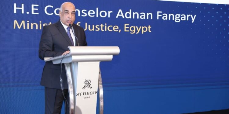 وزير العدل يعتمد حركة ترقيات كُبرى لموظفي المحاكم والشهر العقاري والخبراء والطب الشرعي