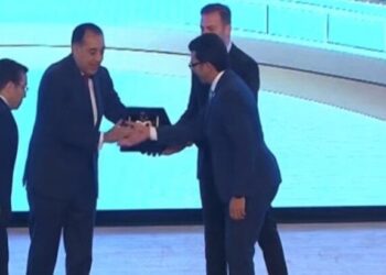 رئيس الوزراء يكرم عددًا من رموز عمل الرعاية الصحية بالملتقى السنوى السادس للهيئة