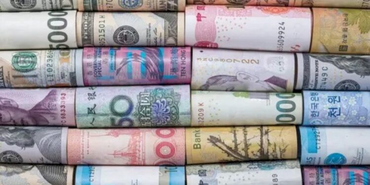 أسعار العملات في مصر اليوم الجمعة