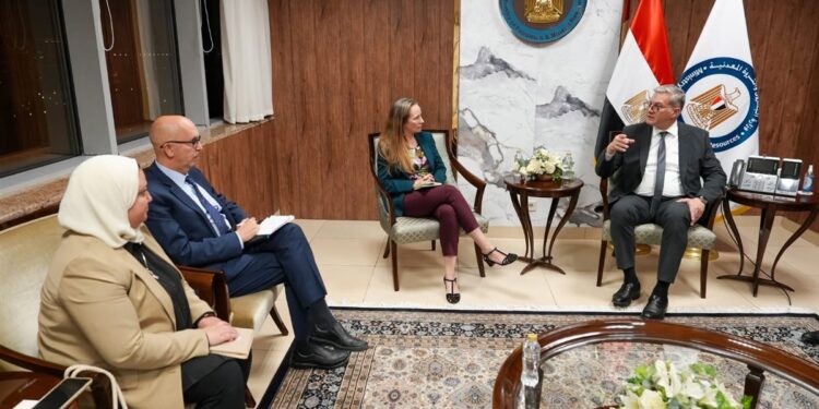 مباحثات مع وفد البنك الدولي في مختلف مجالات البترول والتعدين