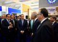 رئيس الوزراء يتفقد معرض “سمارت ديجيتال هيلث جيت”