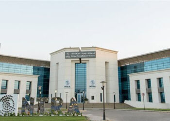 تنظيم الاتصالات يعلن طرح ترددات جديدة لتحسين الجيل الخامس