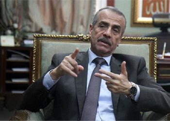 رئيس جهاز التعبئة والإحصاء يُقدم عرضًا حول “التعداد العام للسكان والإسكان والمنشآت”