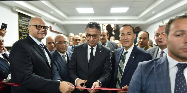 وزير التموين ومحافظ القليوبية يفتتحان مكتب السجل التجاري المميز ببنها