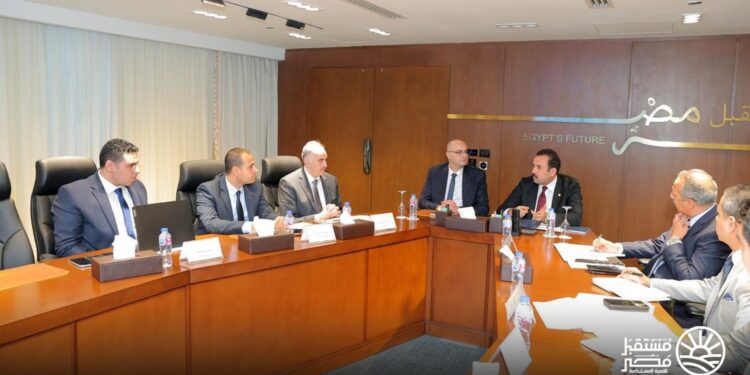 تعاون بين «مستقبل مصر» وتنظيم الاتصالات لدعم البنية التحتية الذكية