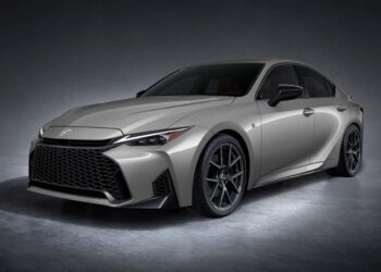 سعر لكزس IS موديل 2026 في السعودية