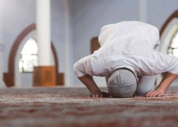 دار الإفتاء توضح حكم صلاة تحية المسجد أثناء خطبة الجمعة