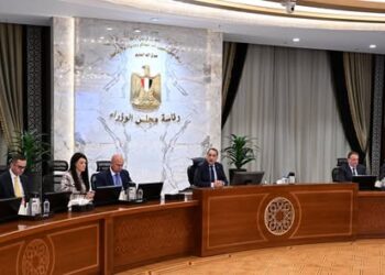 رئيس الوزراء يترأس الاجتماع الأول للجنة العليا للذهب