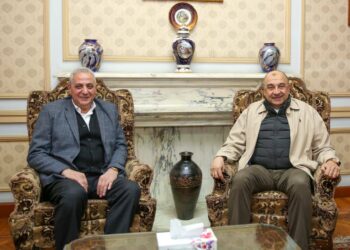 وزير قطاع الأعمال يستهل زيارته لشركة مصر للغزل والنسيج بالمحلة الكبرى بلقاء محافظ الغربية