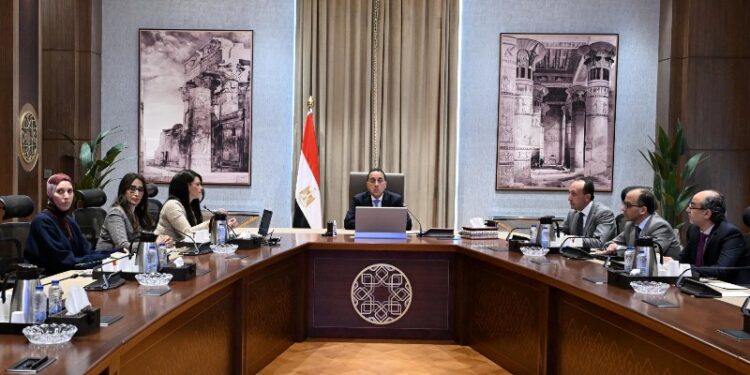 رئيس الوزراء يستعرض الإصدار الثاني من السردية الوطنية للتنمية الاقتصادية والاجتماعية