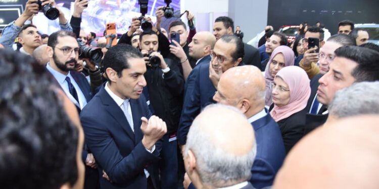 وزير الصناعة يتفقد جناح شيري في أوتومورو 2026 ويطّلع على أول Arrizo 6 GT مُجمعة محليًا