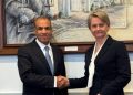 وزير الخارجية ونظيرته البريطانية يبحثان سبل دعم العلاقات الثنائية ومستجدات الوضع الاقليمى