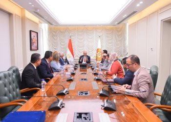 وزير العمل يوقّع بروتوكول تعاون مع الأكاديمية العربية لدعم الكوادر البشرية وتقديم منح دراسية تصل إلى 45%