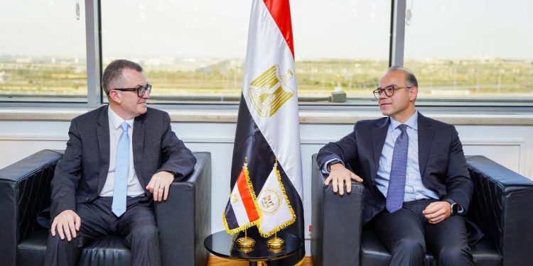 وزيرا التخطيط والاستثمار يبحثان تحديث آليات قياس الادخار القومي ورفع جودة البيانات الاقتصادية