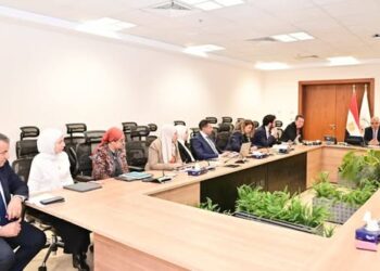 وزير الري يبحث مع بنك التنمية والإعمار الأوروبي تعزيز التعاون في مشروعات المياه