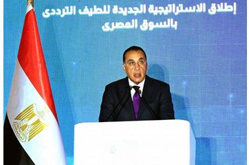 مدبولي: صفقة الترددات خطوة مفصلية لبناء مصر الرقمية