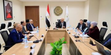 وزير التربية والتعليم يعقد اجتماعًا مع مديرى المديريات التعليمية عبر تقنية الفيديو كونفرانس