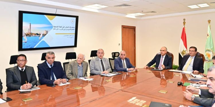 اجتماع مشترك بين وزارتي الري والزراعة لمتابعة رقمنة المساقي وتعزيز كفاءة استخدام المياه
