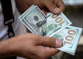 أسعار الدولار في مصر اليوم الأحد