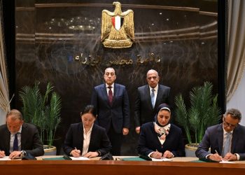 توقيع حزمة من اتفاقيات لمشروعات طاقة متجددة وإقامة محطات مستقلة لتخزين الطاقة الكهربائية