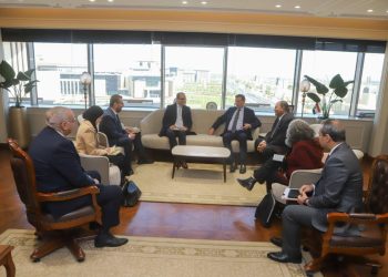 وزير الزراعة يبحث مع وفد “الإيفاد” مشروعات التعاون المشترك لدعم صغار المزارعين