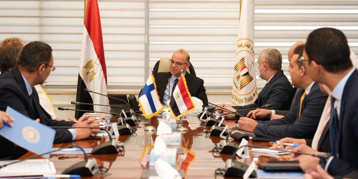 وزير الاستثمار يلتقي سفيرة فنلندا بالقاهرة لبحث سبل تعزيز التعاون الاقتصادي والاستثماري بين البلدين
