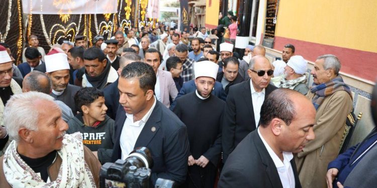 وزير الأوقاف ومحافظ المنيا يشهدان افتتاح مسجد الشيخ محمد دوداي ويتفقدان قوافل الخير ويشاركان في الفعاليات الرمضانية