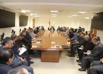 وزير الزراعة يجتمع مع قيادات الطب البيطري بالمحافظات.. ويؤكد: الطبيب البيطري خط الدفاع الأول