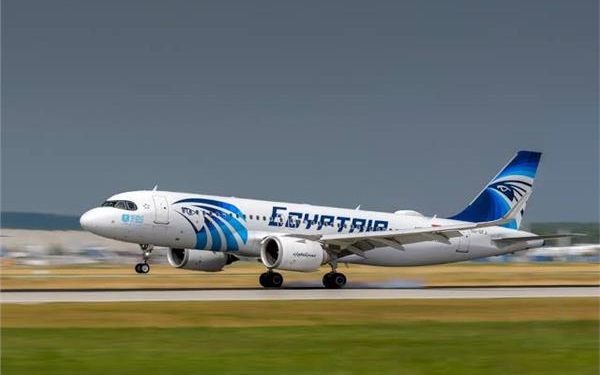 مصر للطيران تعفي الركاب المتأثرين بإلغاء الرحلات من رسوم تعديل وإلغاء التذاكر
