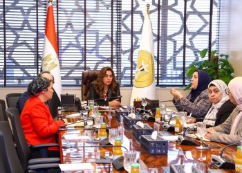 وزيرة التنمية المحلية والبيئة تستعرض خطة تطوير الإدارة المتكاملة للبحيرات المصرية