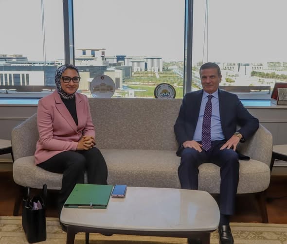 وزير الزراعة ومحافظ الوادي الجديد يبحثان تعزيز التنمية الزراعية والتوسع في المحاصيل الاستراتيجية