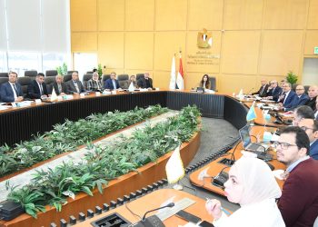 وزيرة الإسكان تترأس لجنة المرافق لمتابعة منظومة العمل بقطاع مياه الشرب والصرف الصحي بالمحافظات والمدن الجديدة