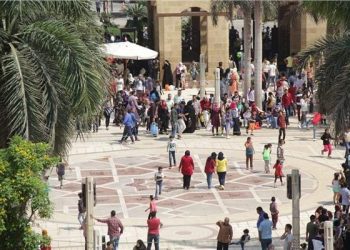 إقبال متزايد على «حديقة الأزهر» في ثاني أيام العيد بمشاركة لافتة للأجانب